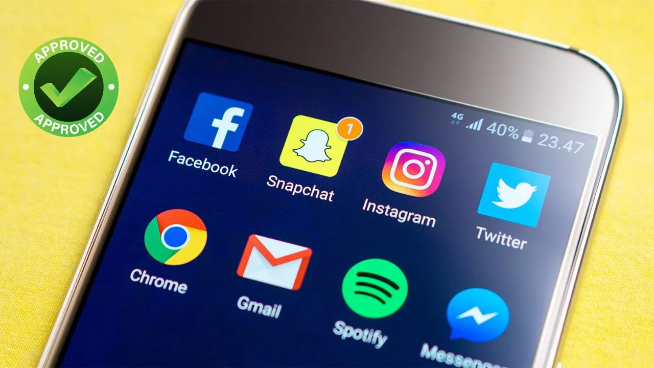 A cellphone with some apps on the home screen