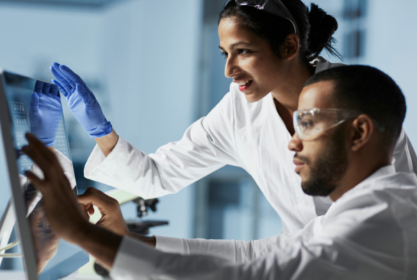 Scientists working in the lab | Scott Legal, P.C. Scientists working in the lab