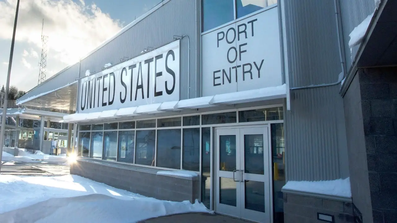 A U.S. Port of Entry building in the snow, where CBP officers make the final decision on admitting E-2 visa holders.
