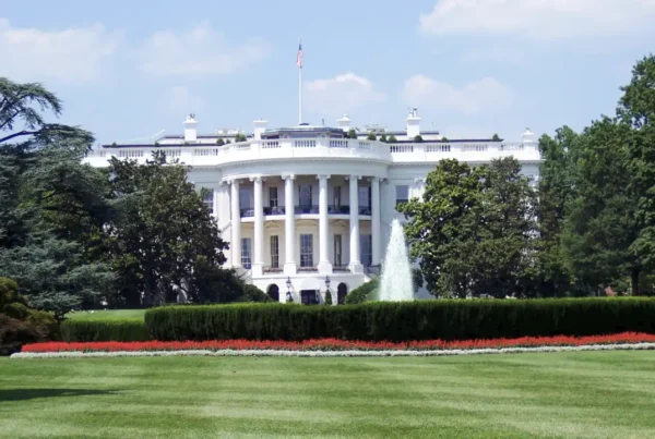The White House in Washington D.C., representing the executive order to pause the Diversity Visa Lottery.